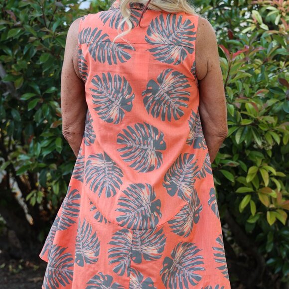 NWT Tropical Sunset Orange Sleeveless Palm Leaf Button Front High Low Top - Picture 6 of 7